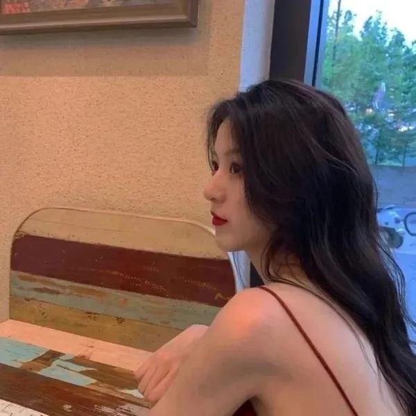 绿茵春色